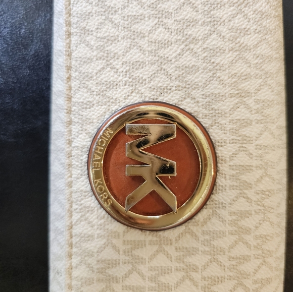 MichaelKors wallet: Used: Cream - Picture 12 of 12